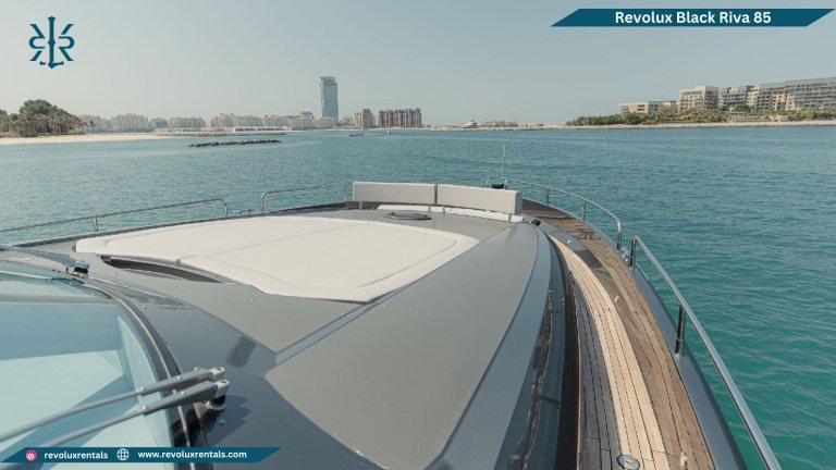 Revolux Black Riva 85 yacht, photo 7 of 9